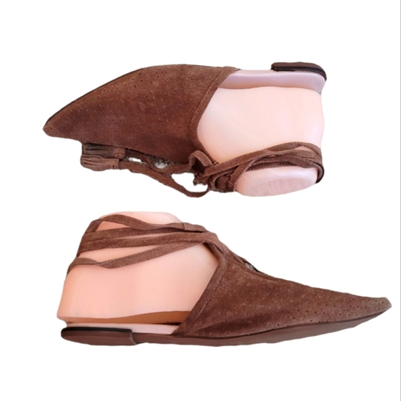 Zara Trafaluc - Suede Lace-up‎ Pointed Toe Flats - Picture 3 of 6